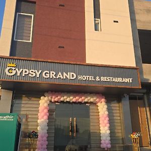 Gypsy Grand Hotel And Restaurant
